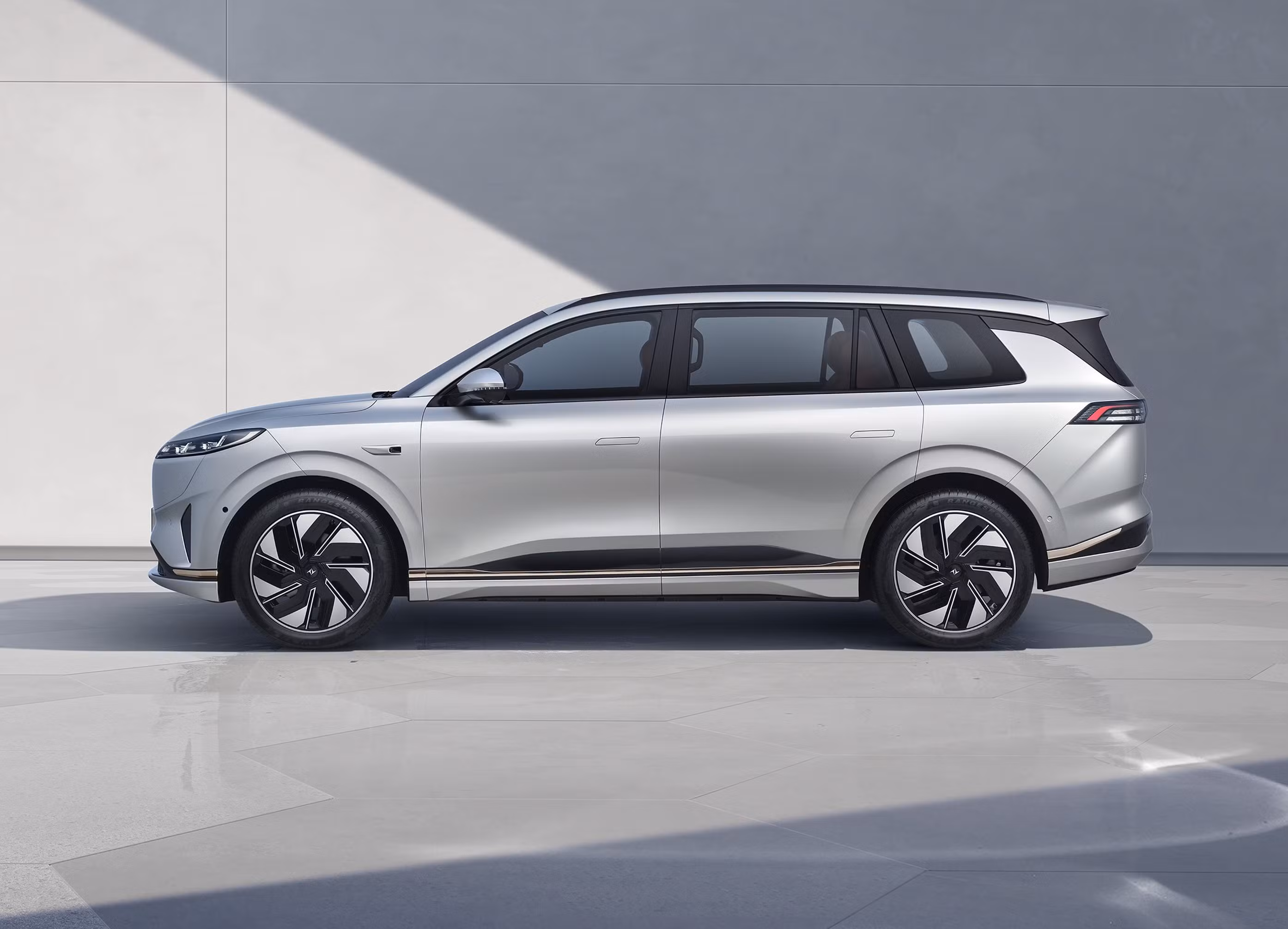 Dongfeng EP 008